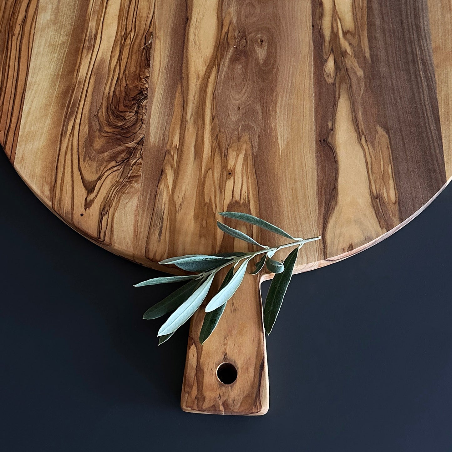 Olive Wood Round Cheese And Pizza Board With Handle | Afrodit Cheese And Pizza Board