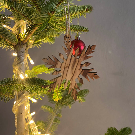 Décorations de Noël flocon de neige en bois d'olivier, décorations uniques en bois - Décoration pour sapin de Noël