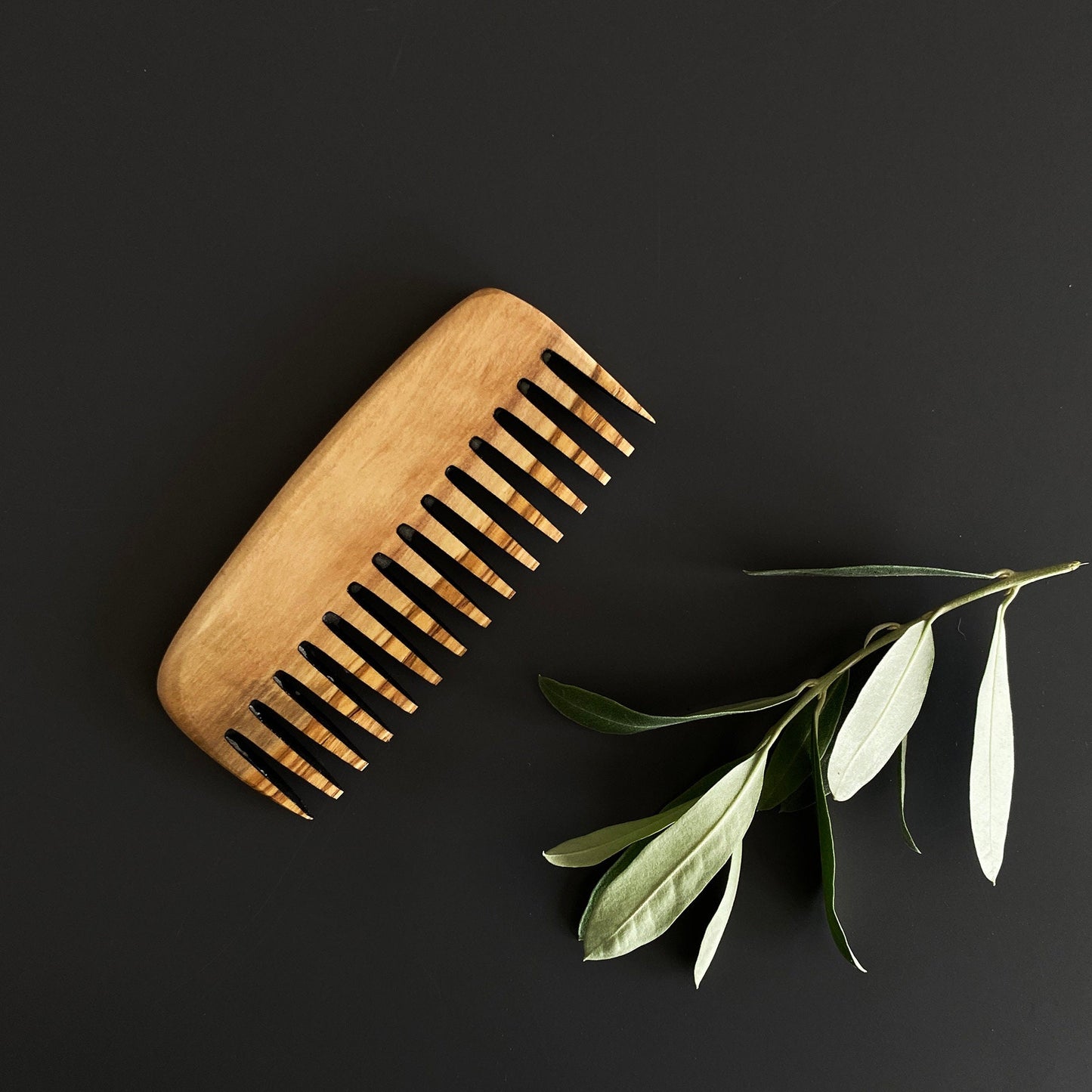 Personalized Olive Wood Wide Tine Comb, Handmade Wooden Beauty Comb, Authentic Hair comb