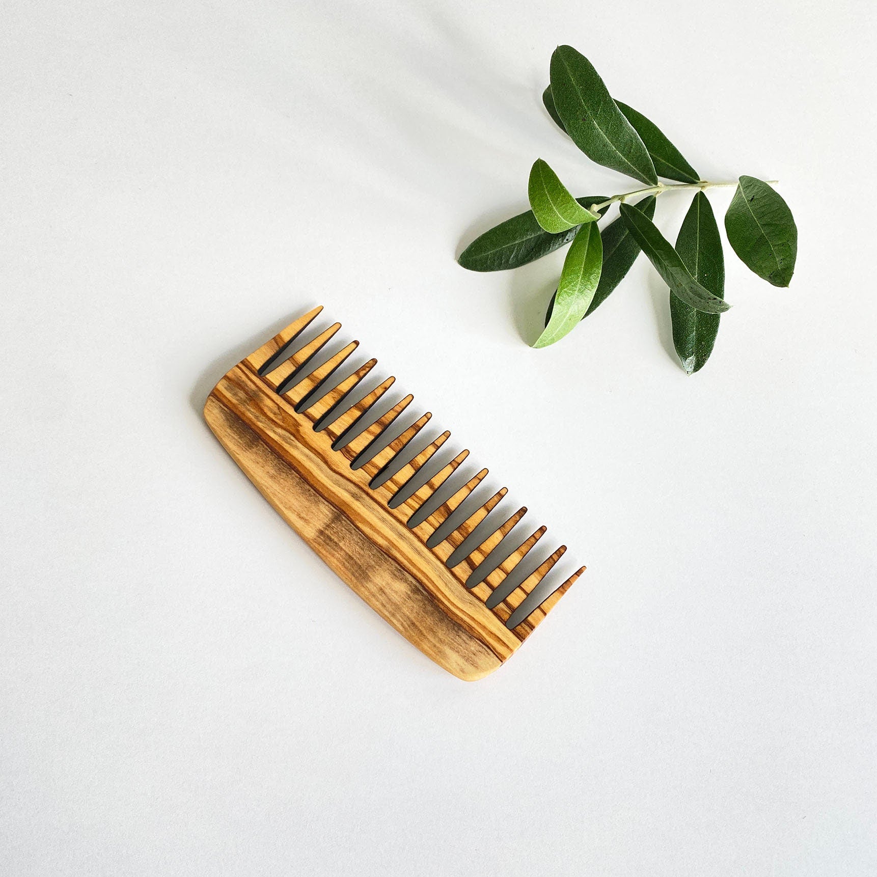 Personalized Olive Wood Wide Tine Comb, Handmade Wooden Beauty Comb, Authentic Hair comb