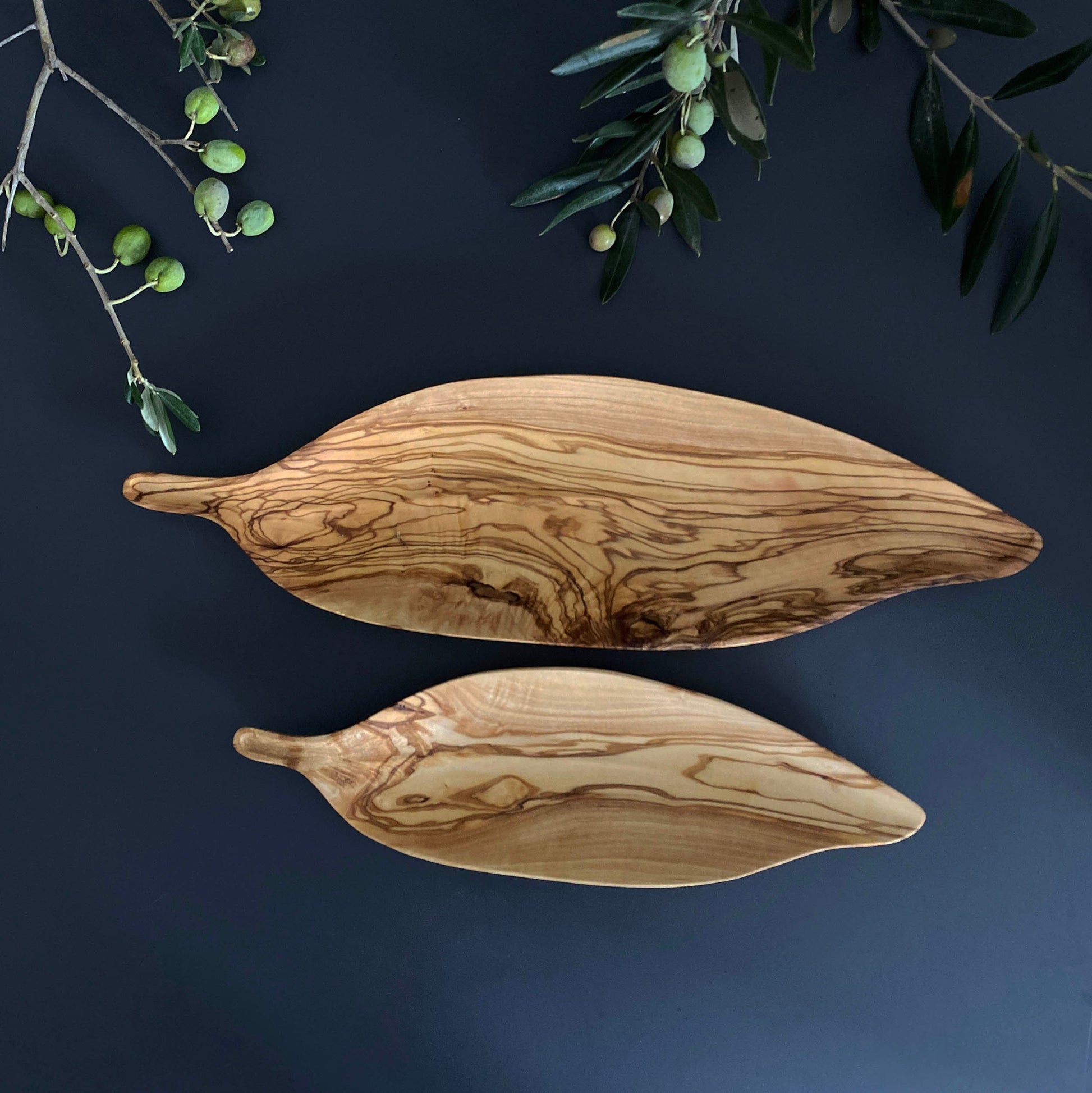 Olive Wood Serving Plates, Wooden Leaf Formed Plate, Decorative Plates, Kitchen gifts