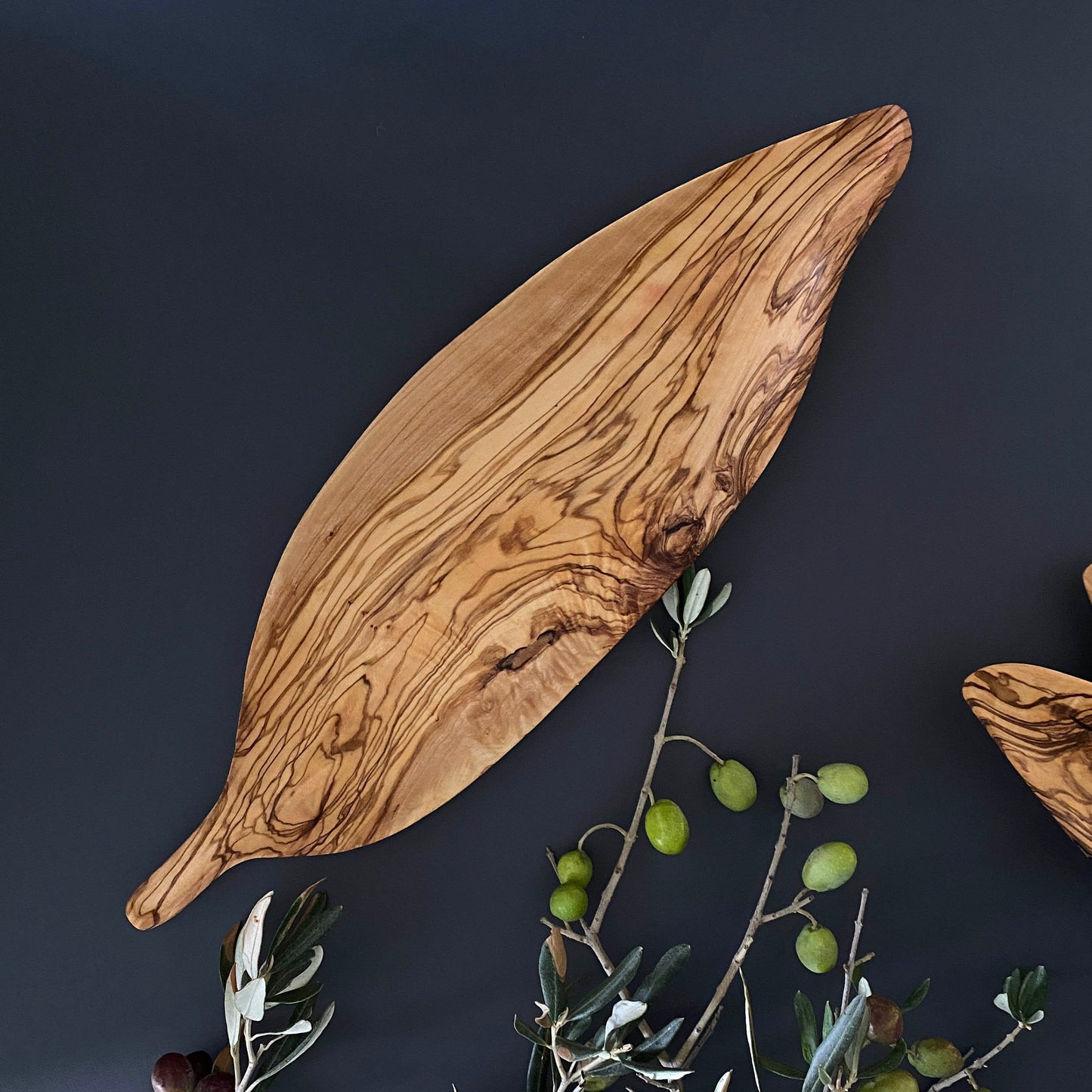 Olive Wood Serving Plates, Wooden Leaf Formed Plate, Decorative Plates, Kitchen gifts