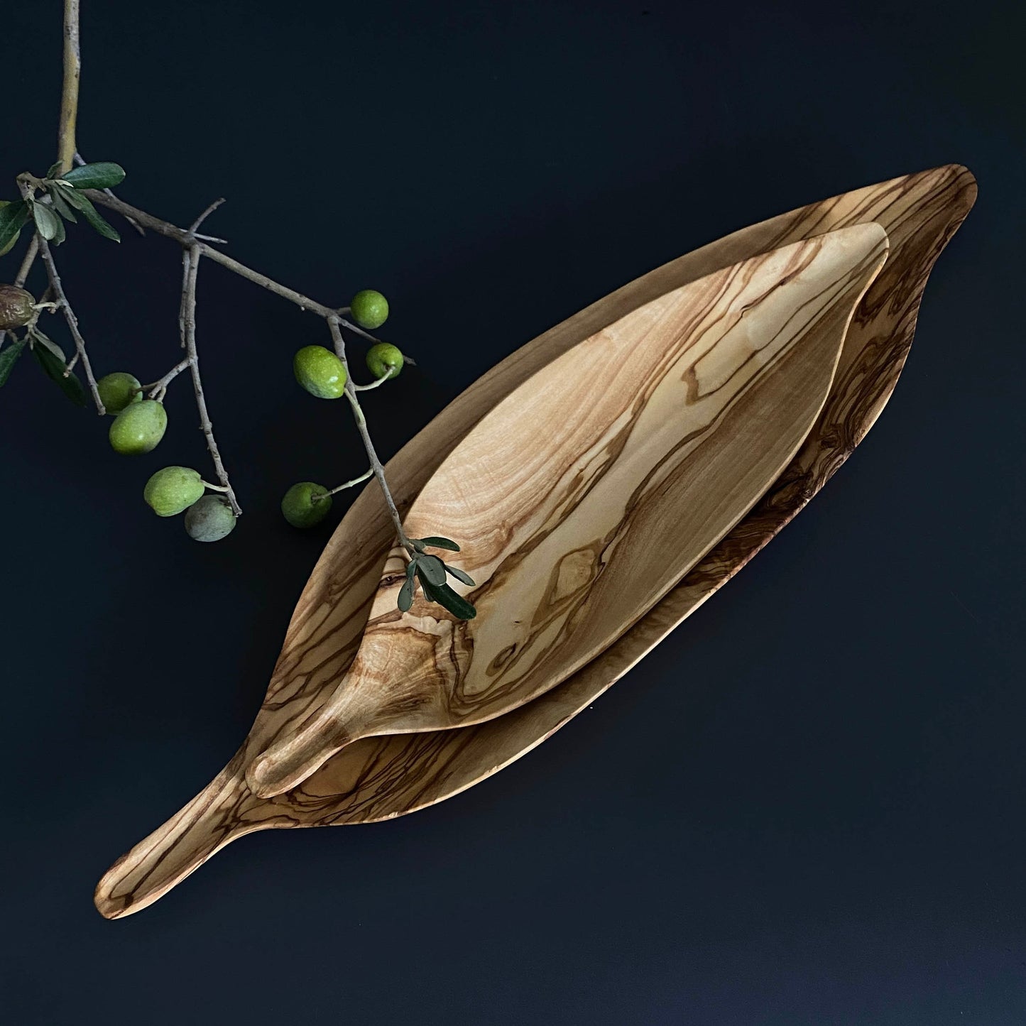 Olive Wood Serving Plates, Wooden Leaf Formed Plate, Decorative Plates, Kitchen gifts