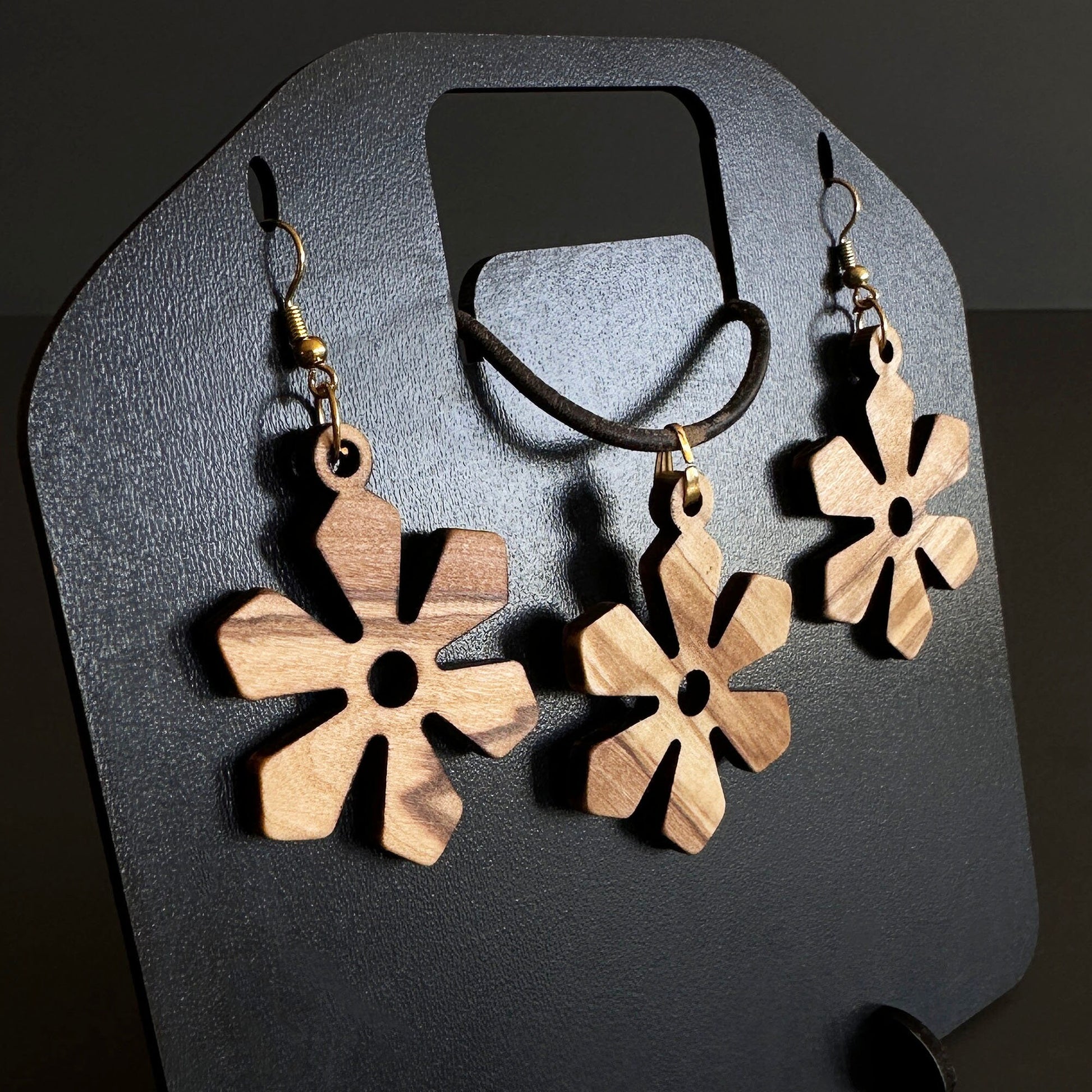 Handcrafted Flower Pattern Olive Wood Necklace - Necklace, Earrings, and Necklace Set - Wood Jewelry - Olive Wood Pendant - Handmade Gift