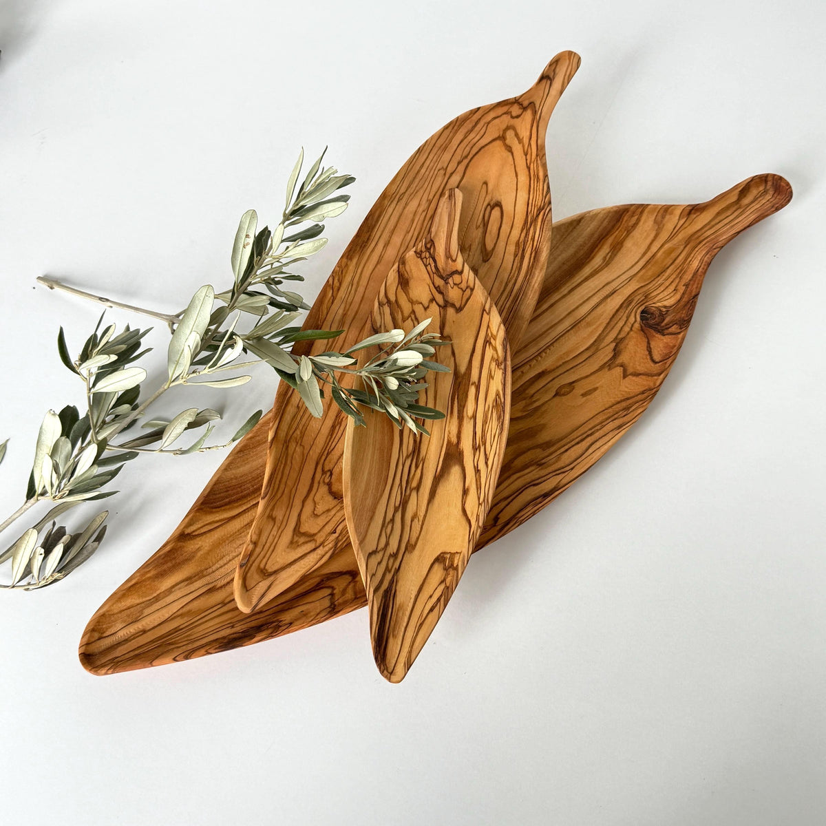 Olive Wood Serving Plates, Wooden Leaf Formed Plate, Decorative Plates, Kitchen gifts