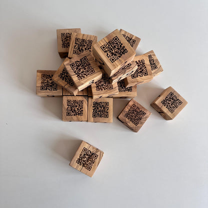Olive Wood QR Code Table Number Sign – Restaurant Ordering System