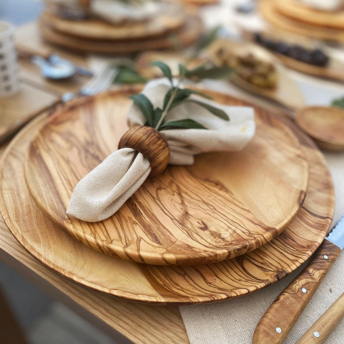 Customizable, handmade olive wood plates, Gift For Mom, Mothers Day Gifts For Mama
