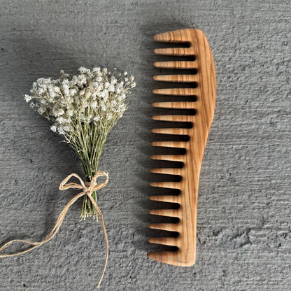 Handmade Olive Wood Wide Tooth Comb – 17cm | Anti-Static, All Hair Types, Natural Finish