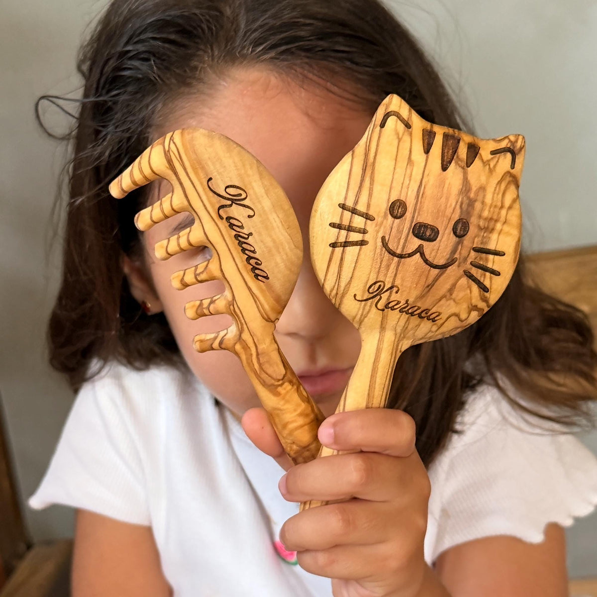 Personalized Olive Wood Comb and Mirror Set for Girls – Handmade Cat Design