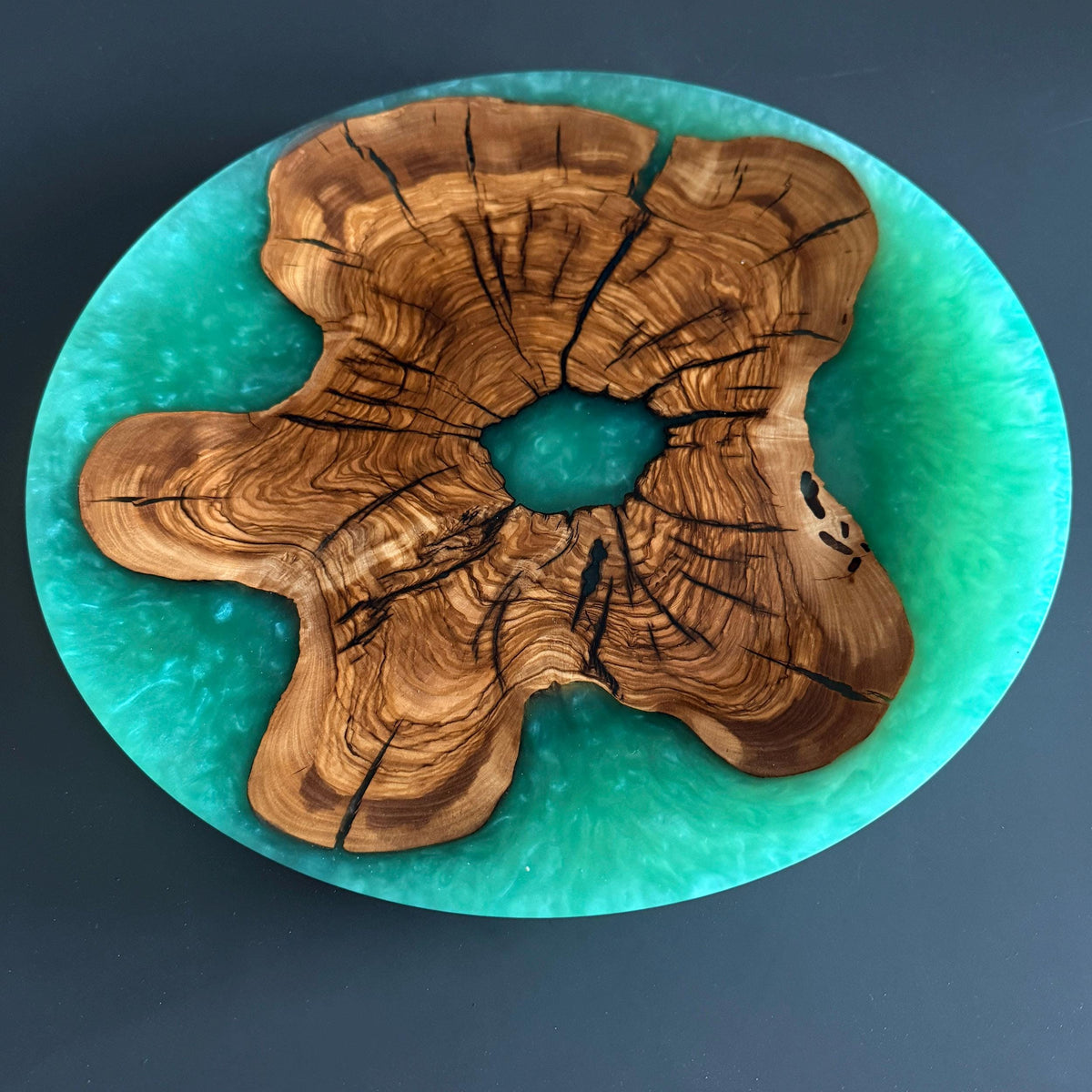 Olive Wood & Epoxy Decorative Serving Plate – Hand-Turned – 31 cm (12”)