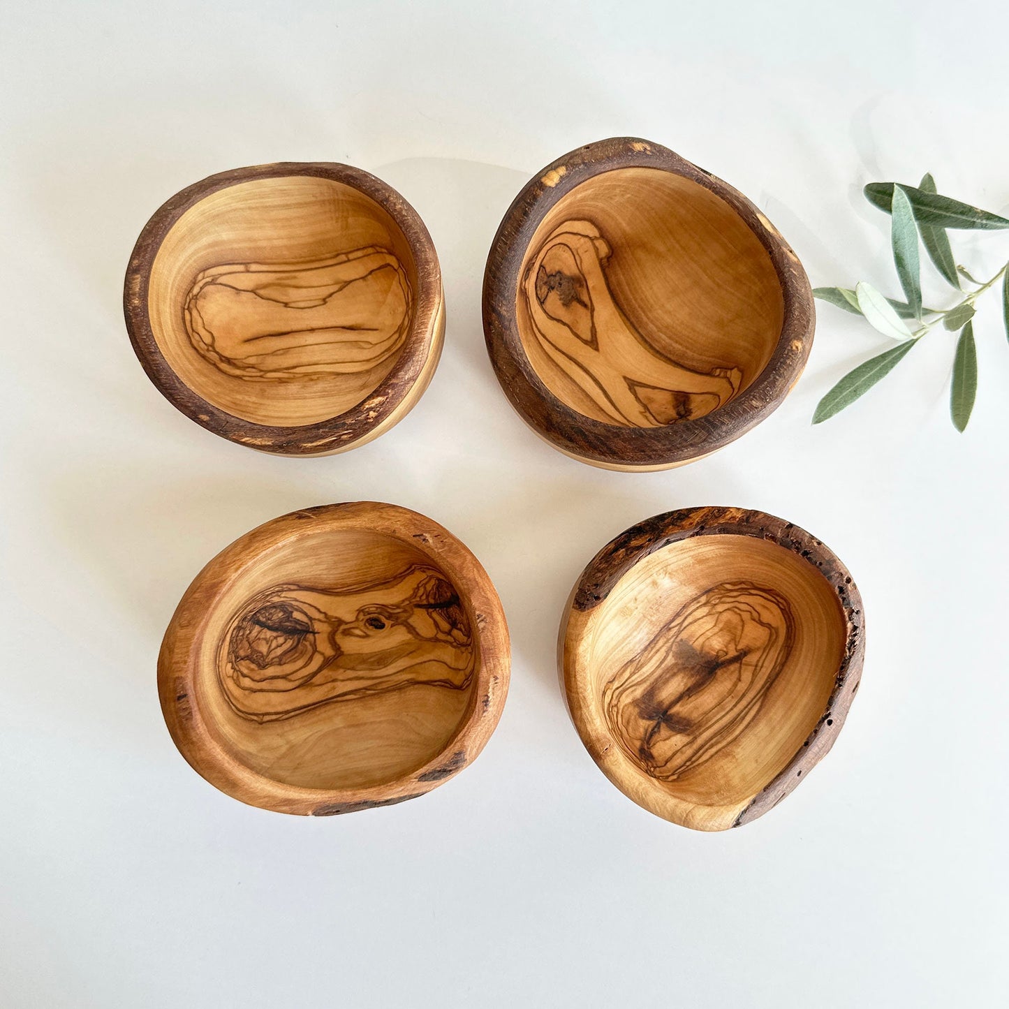 Olive Wood Rustic Bowls, Natural Wooden Edge Bowl 10 cm / 3,94 "